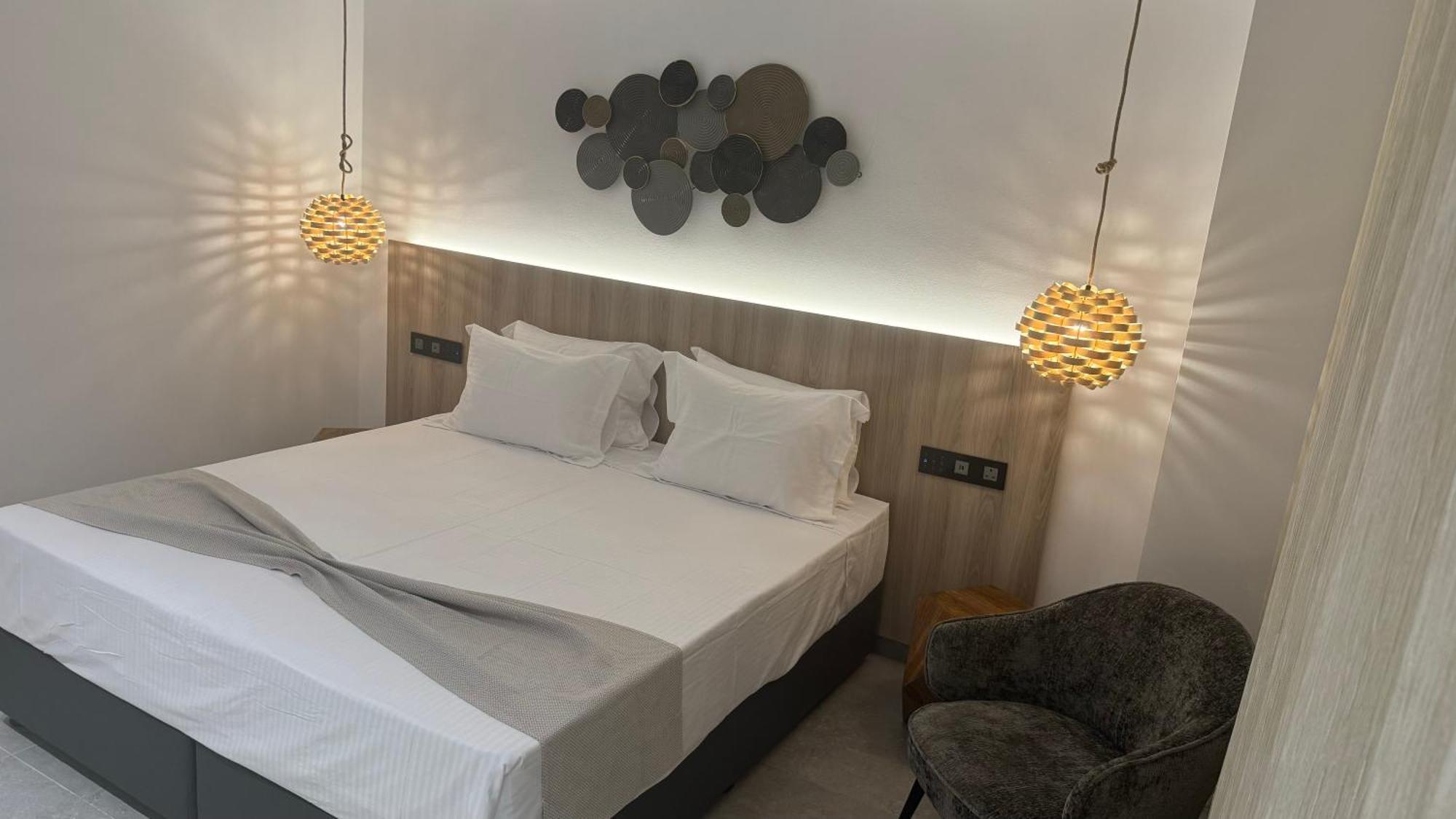 Deluxe Doppel-/Zweibettzimmer mit Poolblick